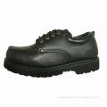 Casual shoes with steel toe protection and genuine cow leather upper